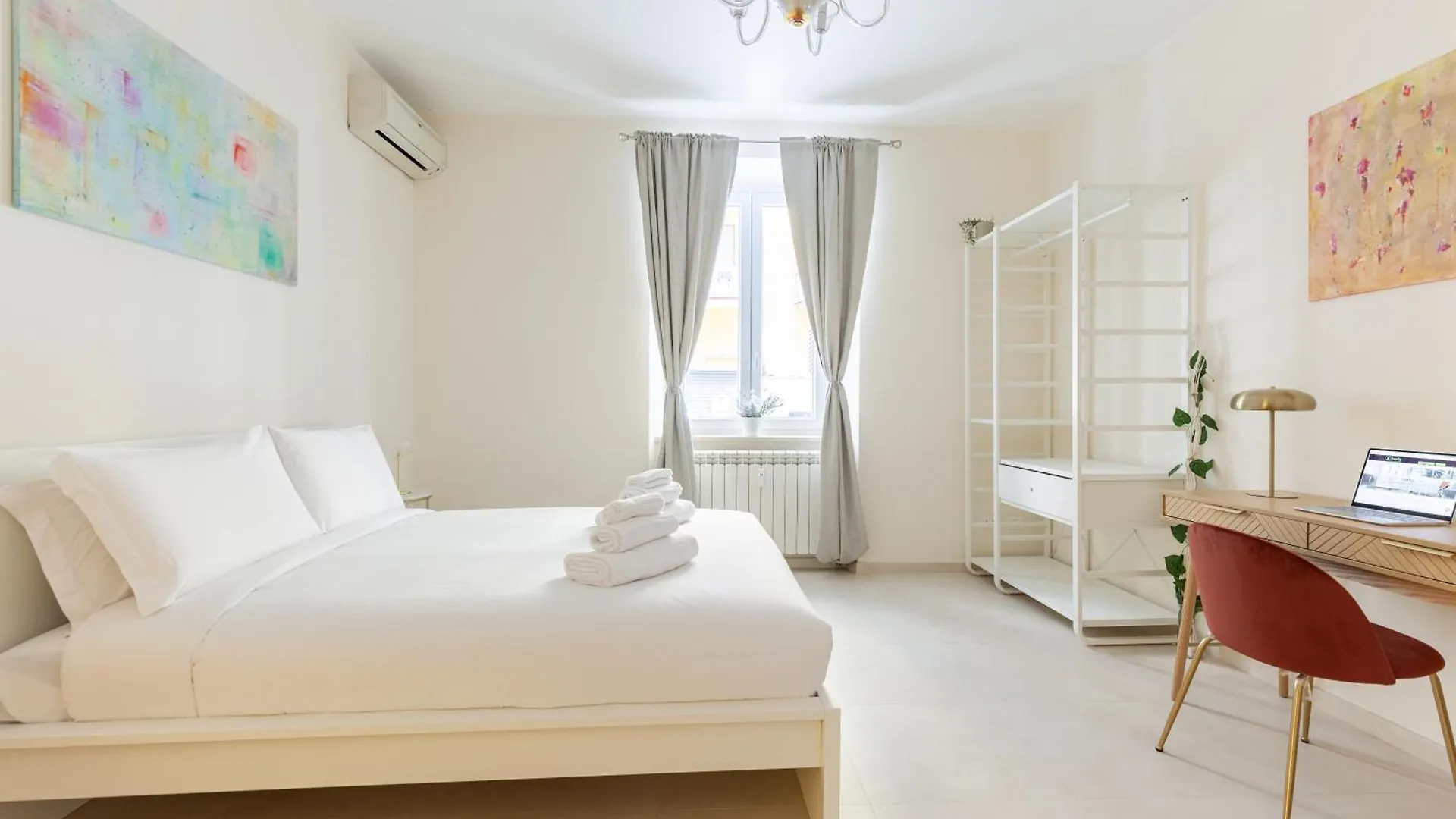Hostly-The Happya Charme Suite Rome 0*,