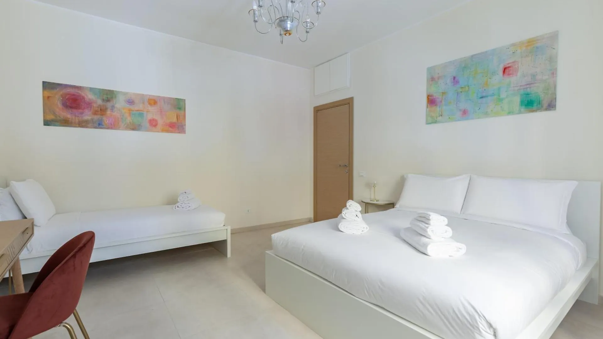 Apartment Hostly-The Happya Charme Suite Rome Italy