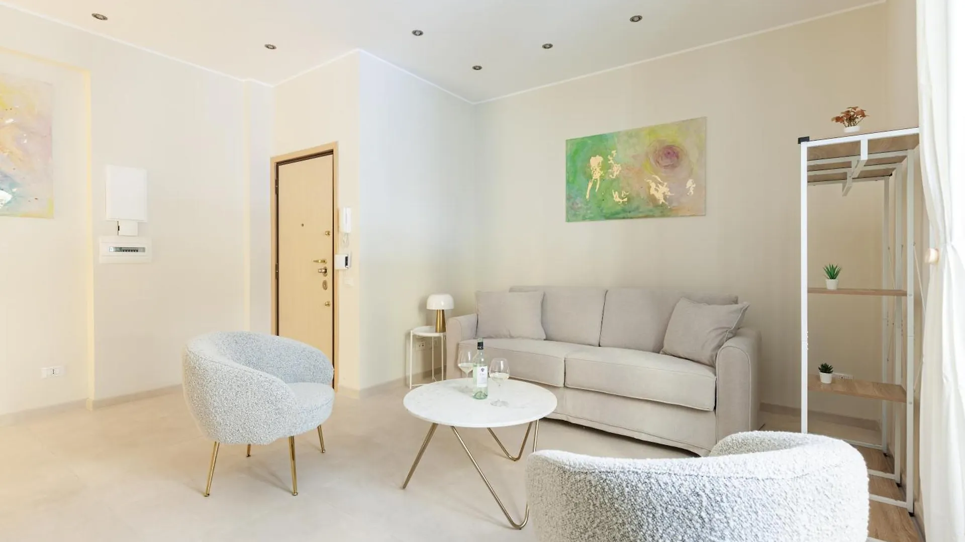 Hostly-The Happya Charme Suite Rome