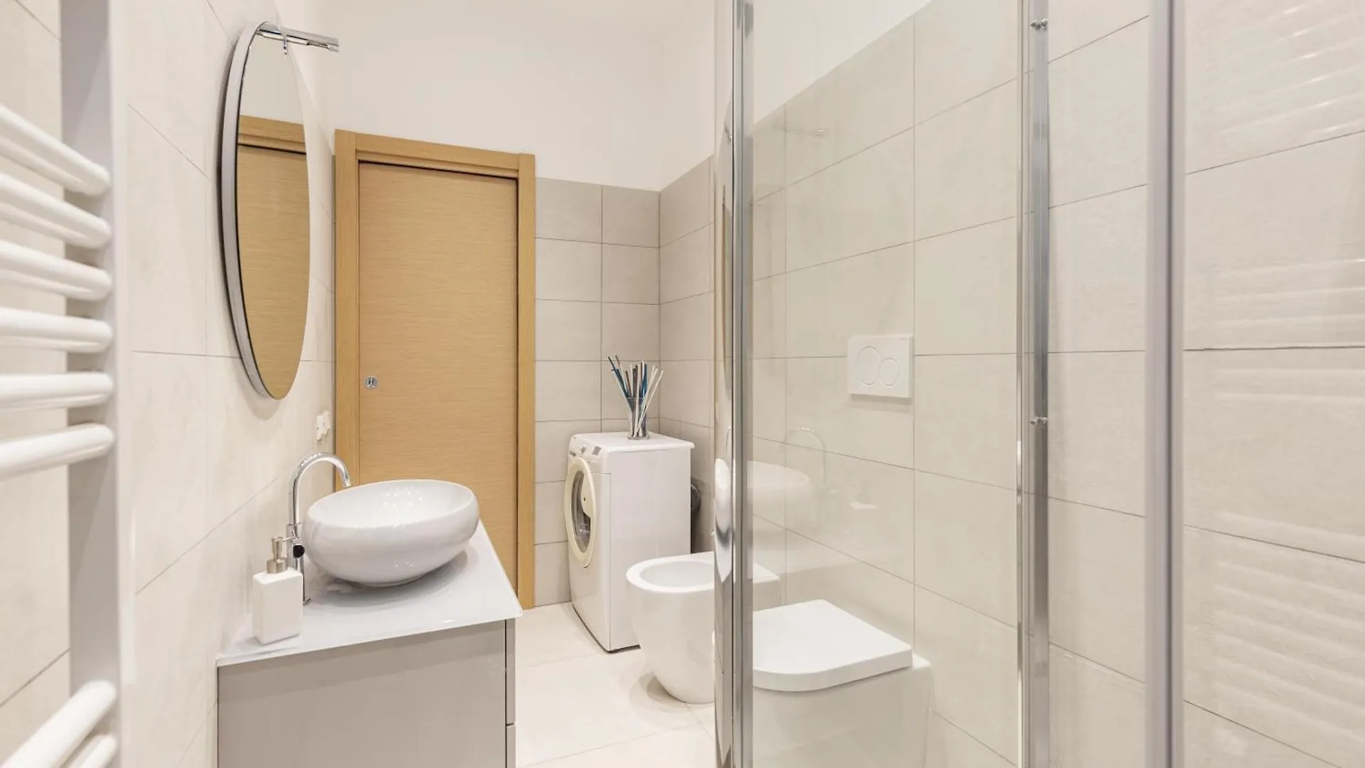 Hostly-The Happya Charme Suite Rome